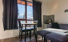 Refurbished Studios, Mountain View Balconies, Minutes From Gondola